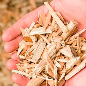 Хвойная щепа оптом в Абакане и других различных марок заказать от 16 тонн